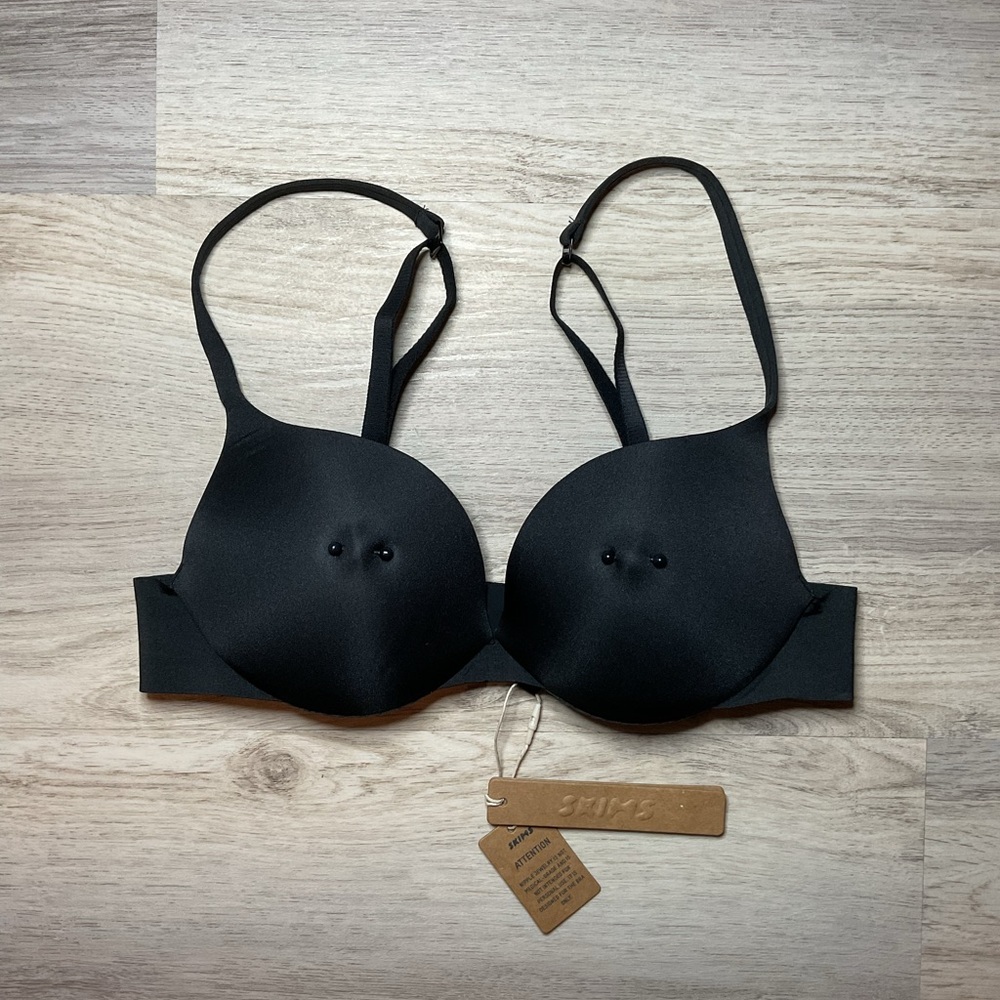 NWT: SKIMS - PIERCED NIPPLE BRA